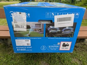 Verpackung des ECOVACS Goat A1600 LiDAR PRO Mähroboters von Rechts