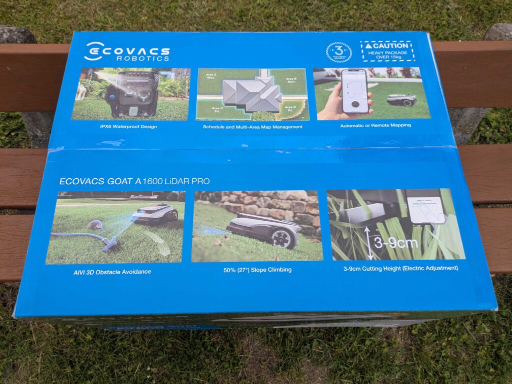 Verpackung des ECOVACS Goat A1600 LiDAR PRO Mähroboters von oben