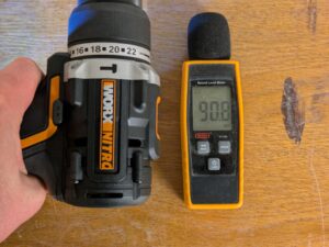 WORX NITRO WX352.4 Schlagbohrmaschine Lautstärke