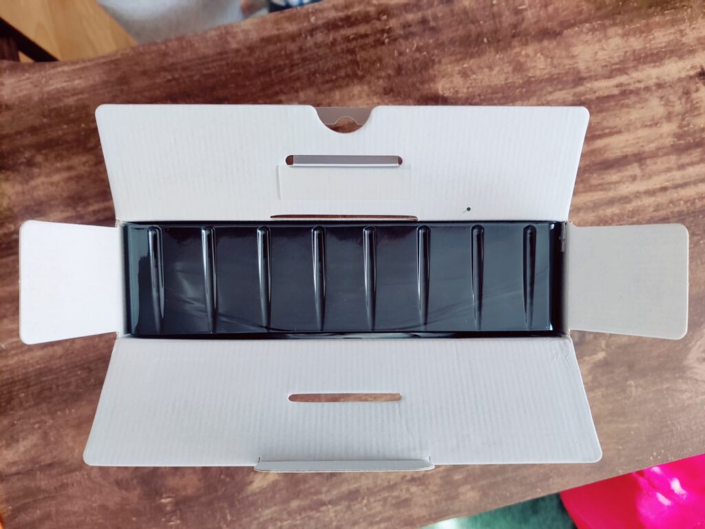EarFun Wave Life Over-Ear-Kopfhörer Verpackung offen