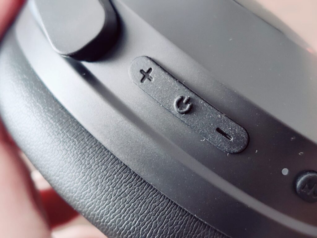 EarFun Wave Life Over-Ear-Kopfhörer Lautstärketasten