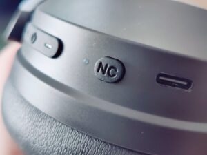 EarFun Wave Life Over-Ear-Kopfhörer Noise-Cancelling-Taste