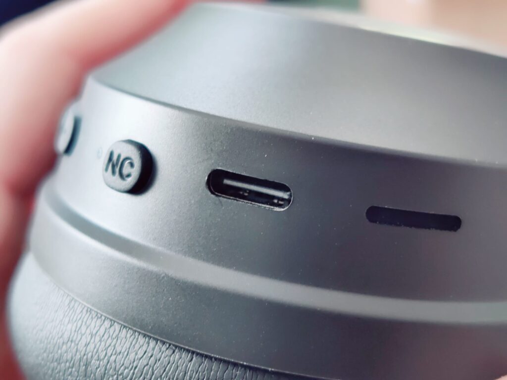 EarFun Wave Life Over-Ear-Kopfhörer USB-C-Anschluss