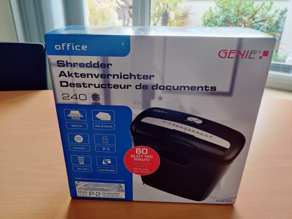 Genie 240S Aktenvernichter Verpackung