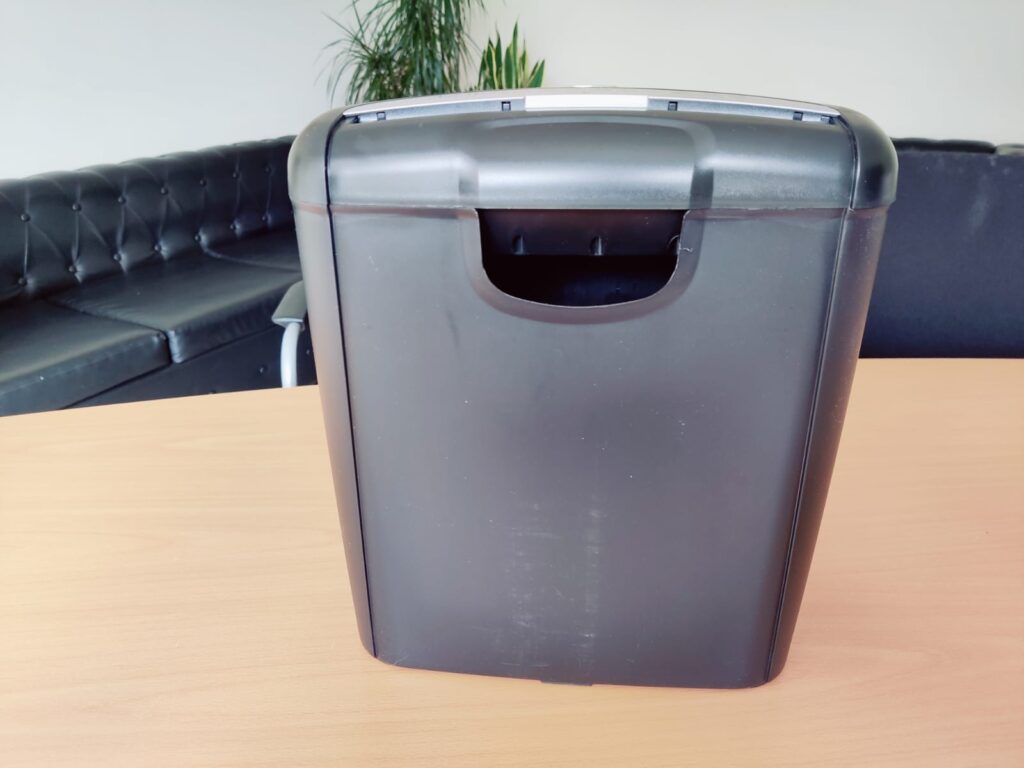 Genie 240S Aktenvernichter von vorne