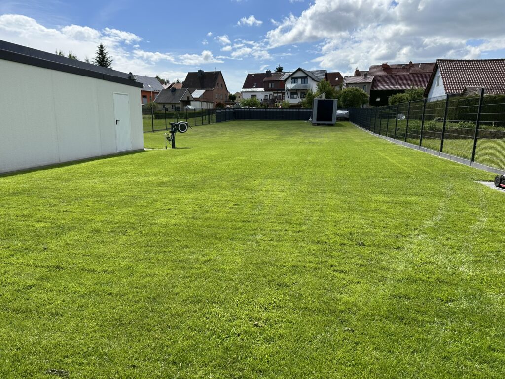 02-dreame-a3-awd-pro-schnittbild-laengsbahnen-garten