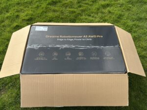 02-dreame-a3-awd-pro-versandkarton-geoeffnet