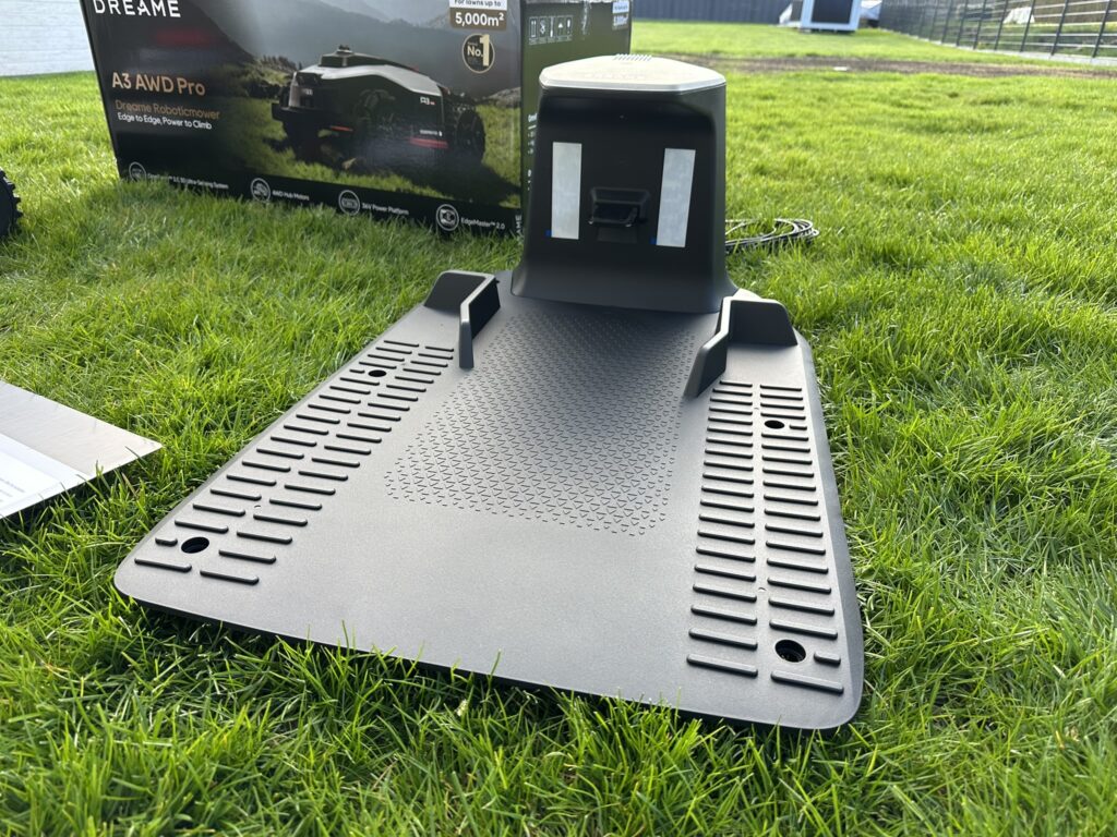 15-dreame-a3-awd-pro-ladestation-basisplatte