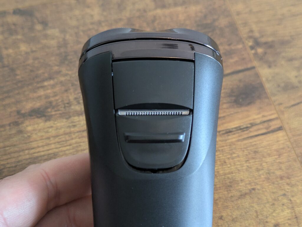 Brightup FK375S Rasierer Trimmer im Gerät