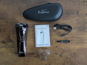 Lieferumfang des Brightup FK375S Rasierers