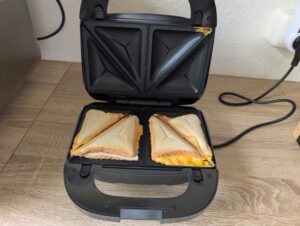 Philips 5000-Serie 3-in-1 Sandwichmaker Toast nach 3 Minuten Backzeit