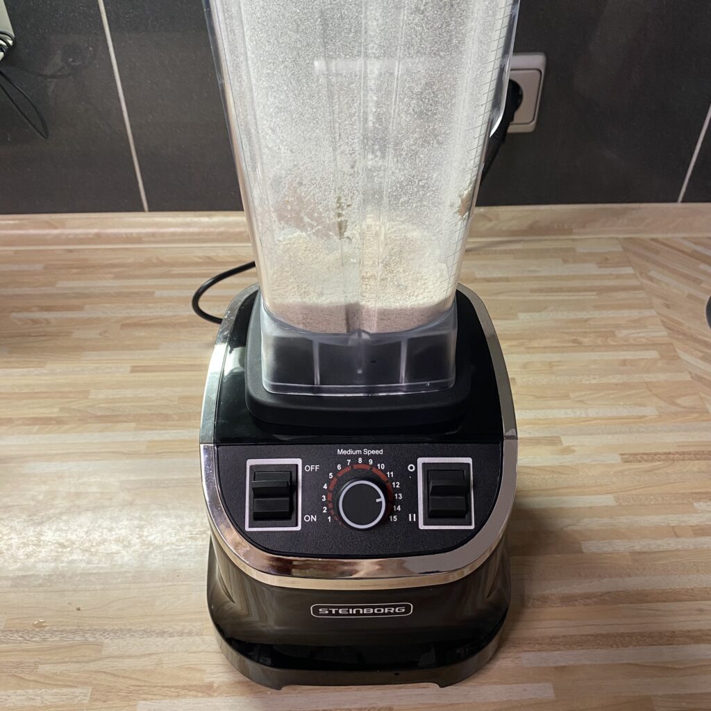 STEINBORG Standmixer SB-7060 Dinkelkörner nachher