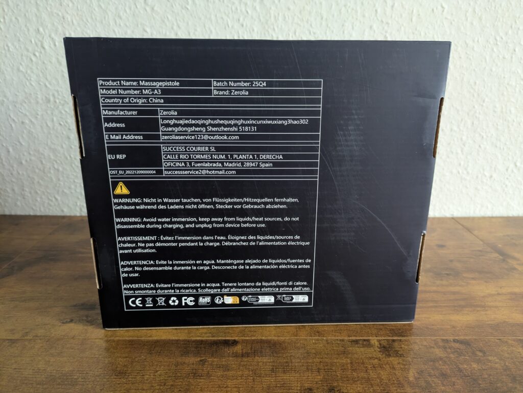 Verpackung der Zerolia MG 03 Massagepistole von hinten
