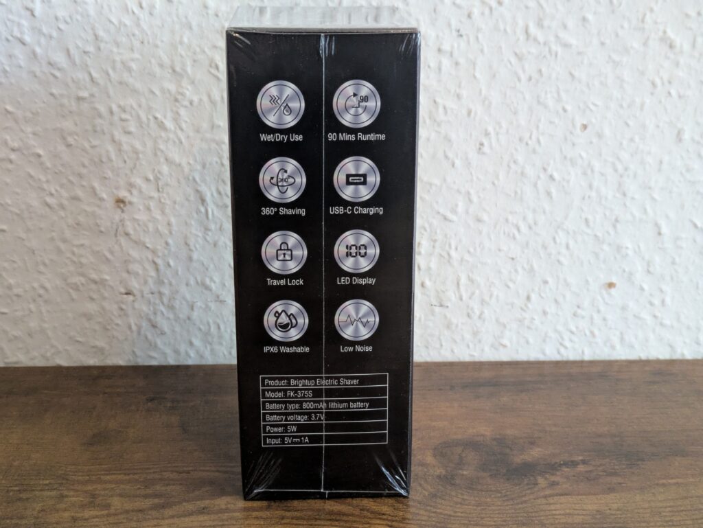 Verpackung des Brightup FK375S Rasierers von links