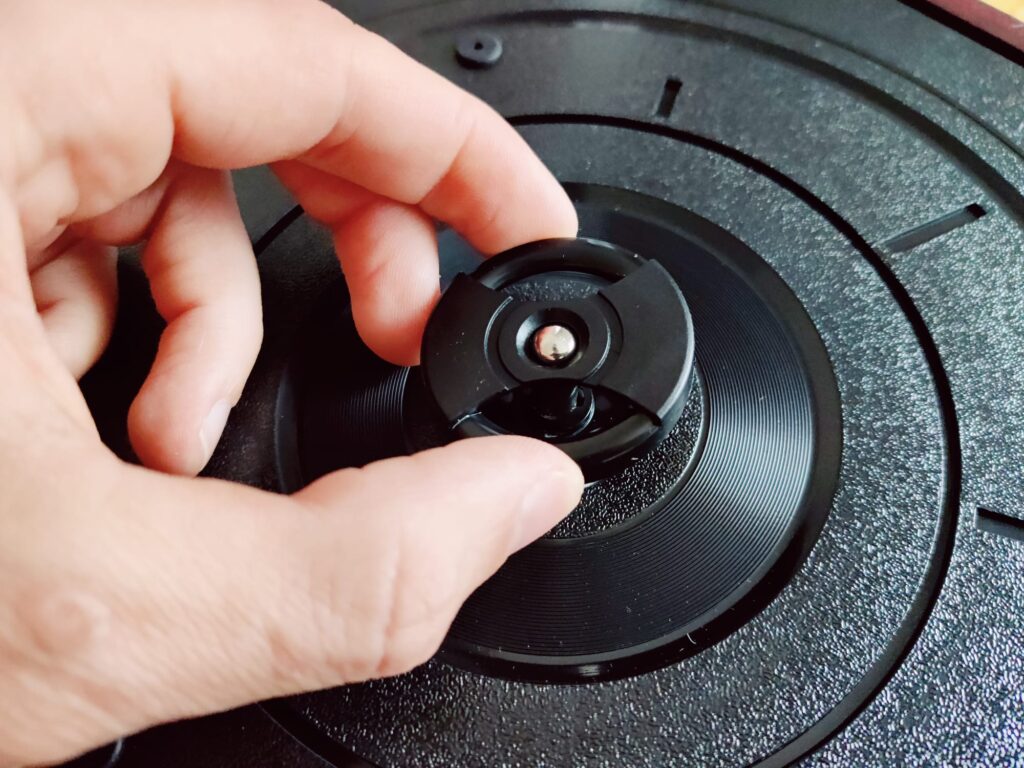 Mersoco M49 Plattenspieler Single-Adapter eingelegt