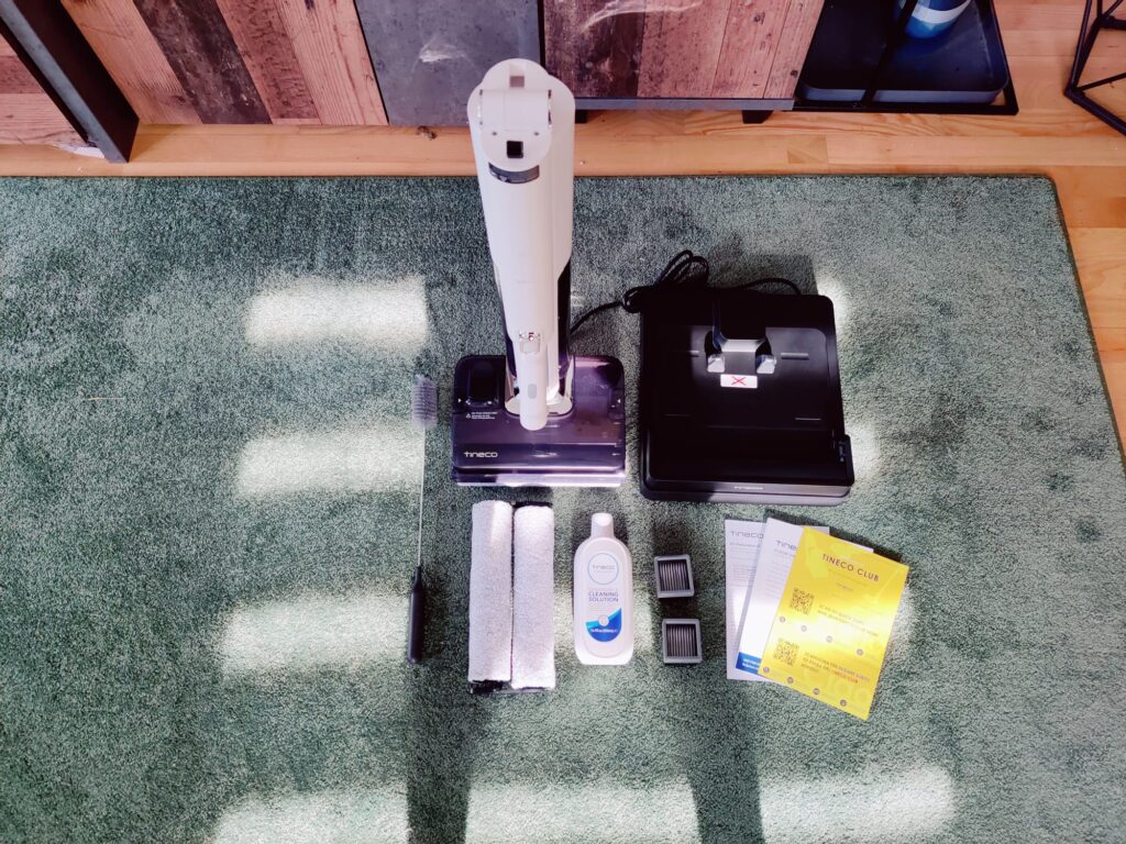 Tineco Floor One i7 Fold Premium Nass-Trockensauger mit Zubehör