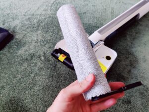 Tineco Floor One i7 Fold Premium Nass-Trockensauger Bürstenrolle entnommen