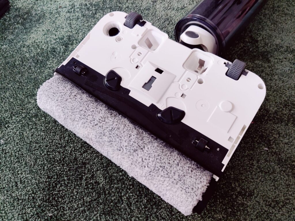 Tineco Floor One i7 Fold Premium Nass-Trockensauger Bodenbürste Laufrollen