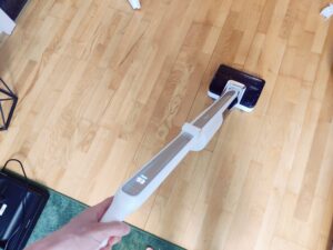 Tineco Floor One i7 Fold Premium Nass-Trockensauger auf Parkett