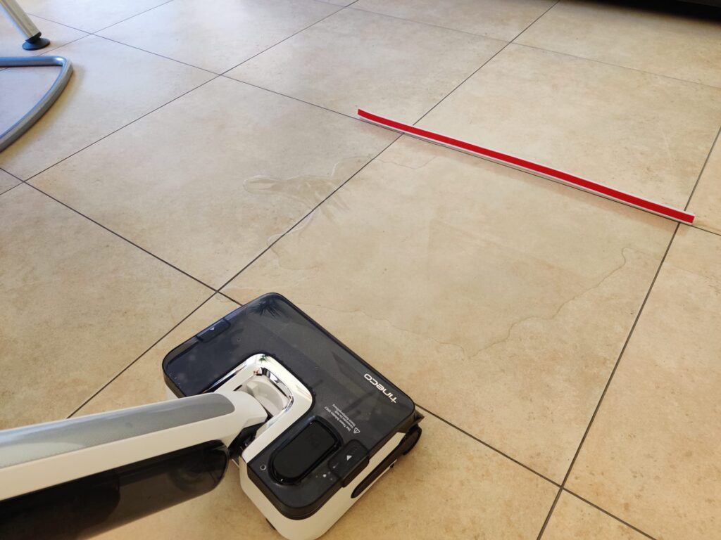 Tineco Floor One i7 Fold Premium Nasssauger Testszenario