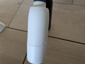 BRITA LARQ iQ Trinkflasche mit Wasserfilter Filtergehäuse am Trinkhalm