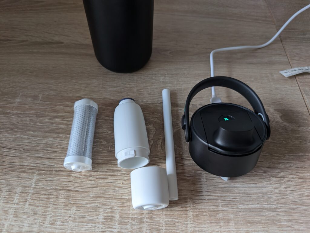 BRITA LARQ iQ Trinkflasche mit Wasserfilter Trinkhalm, Gehäuse, Kartusche