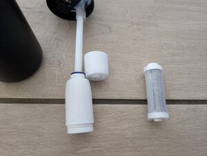 BRITA LARQ iQ Trinkflasche mit Wasserfilter Trinkhalm mit Filtergehäuse und Kartusche