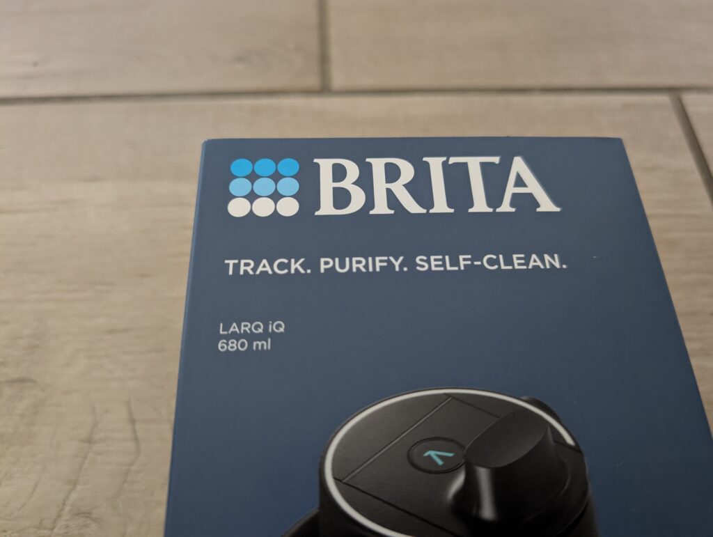 BRITA LARQ iQ Trinkflasche mit Wasserfilter Verpackung Detail