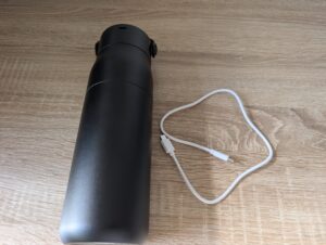 BRITA LARQ iQ Trinkflasche mit Wasserfilter mit Ladekabel