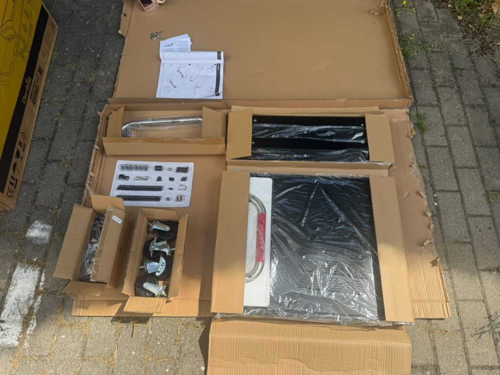 Char-Broil Griddle 3400 Gasgrill Verpackung geöffnet