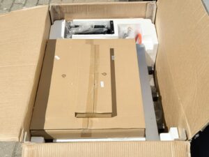 Char-Broil Griddle 3400 Gasgrill Verpackung geöffnet (4)