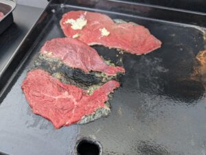 Char-Broil Griddle 3400 Gasgrill am Grillen