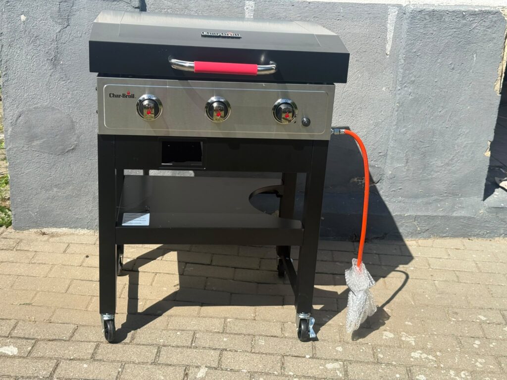 Char-Broil Griddle 3400 Gasgrill geschlossen