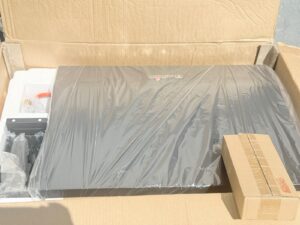 Char-Broil Griddle 3400 Gasgrill Verpackung geöffnet
