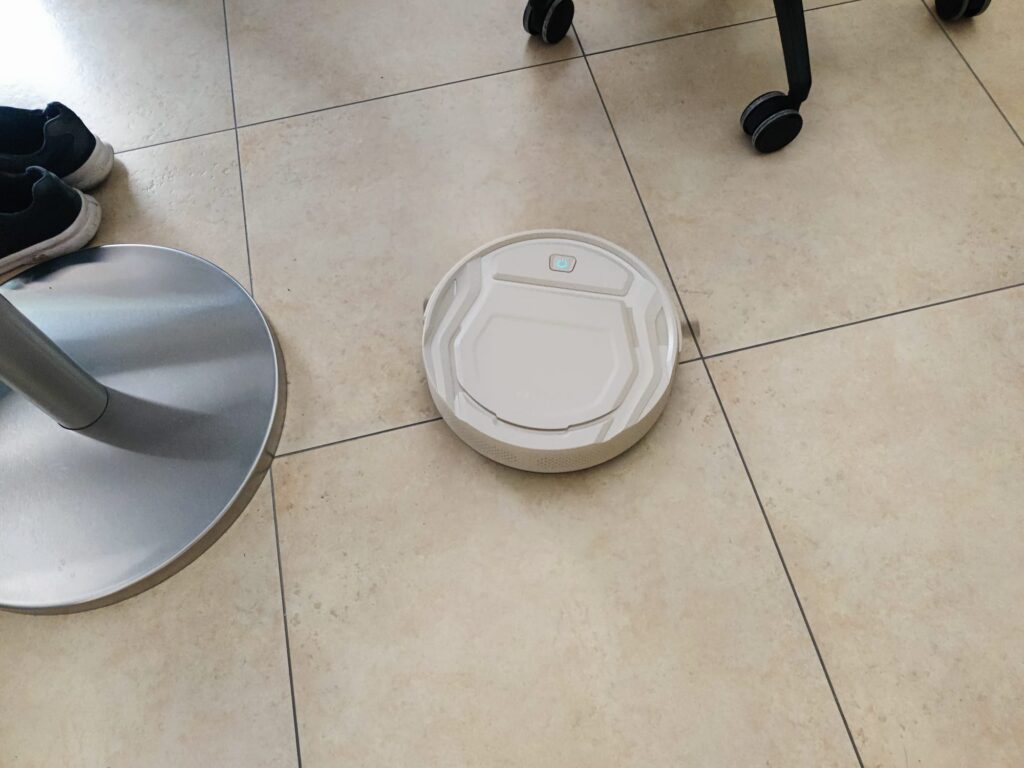 Lefant M210P Staubsauger-Roboter auf Hartböden
