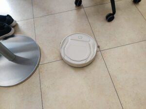 Lefant M210P Staubsauger-Roboter auf Hartböden