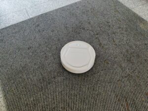 Lefant M210P Staubsauger-Roboter auf Teppich