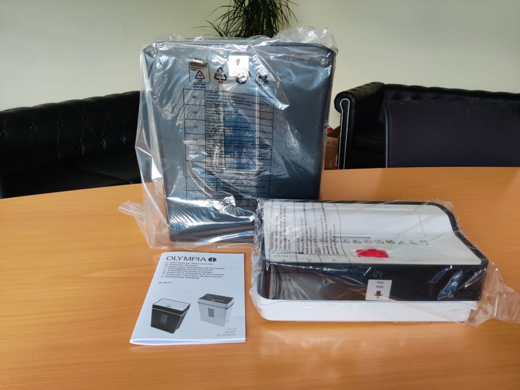 Olympia PS 54 CC Aktenvernichter in Plastik verpackt
