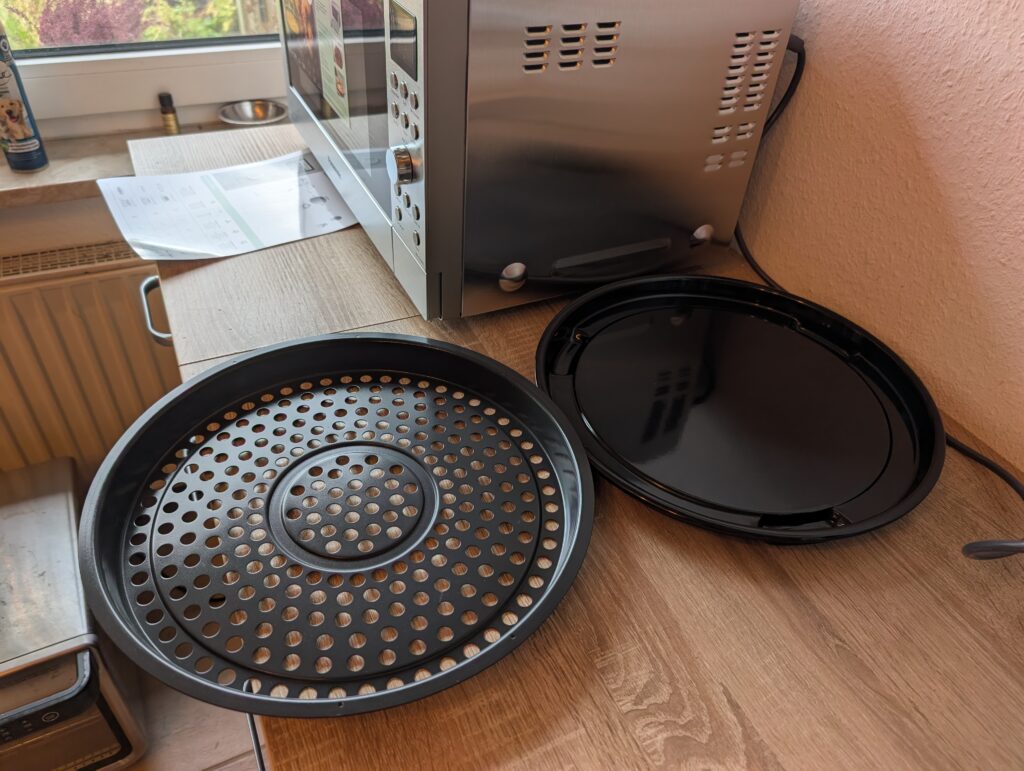 Panasonic NN-CD58RSEPG Minibackofen Backblech und gelochtes Blech