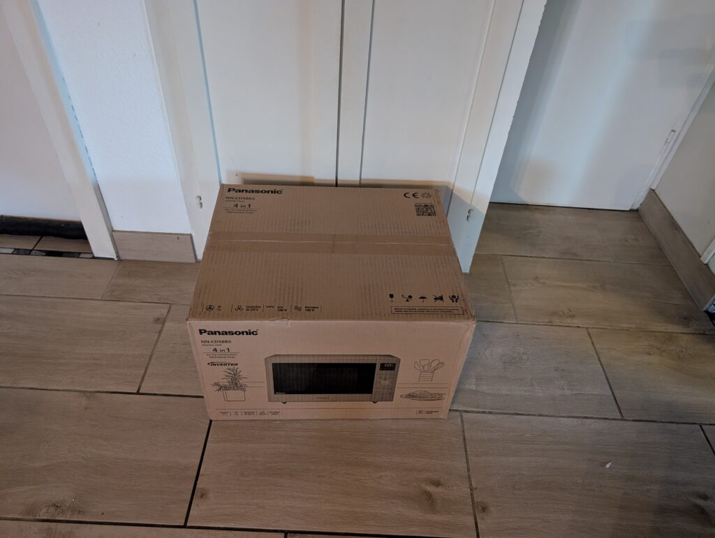 Panasonic NN-CD58RSEPG Minibackofen Verpackung