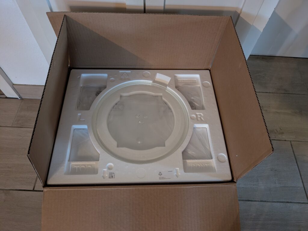 Panasonic NN-CD58RSEPG Minibackofen Verpackung geöffnet