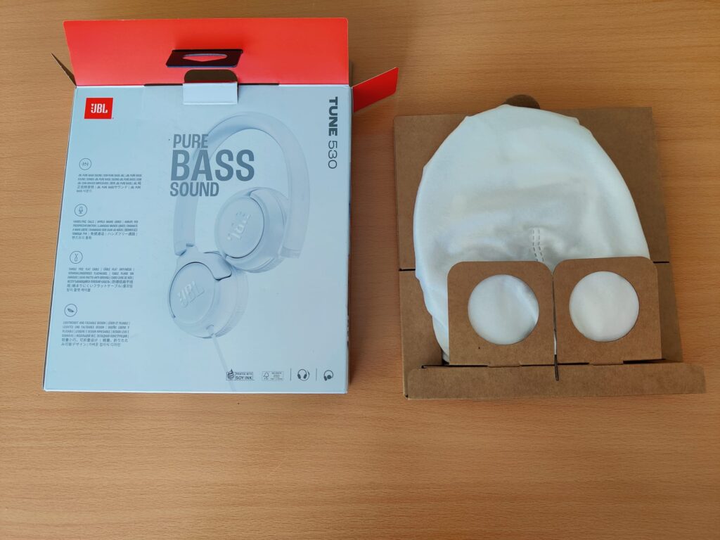 JBL Tune 530 Kopfhörer in Verpackungsschale