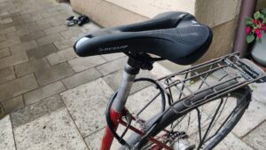 Dunlop Gel Comfort Fahrradsattel auf Sattelstütze ausgefahren