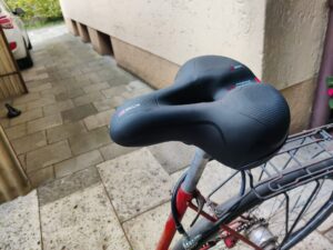 Roysmart 324AZ-01 Fahrradsattel montiert von der Seite
