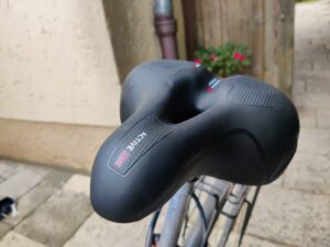 Roysmart 324AZ-01 Fahrradsattel auf Sattel montiert