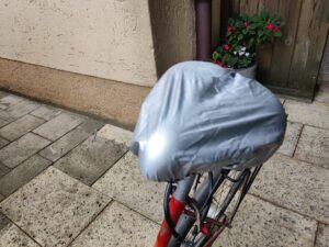 Roysmart 324AZ-01 Fahrradsattel Regenhülle montiert