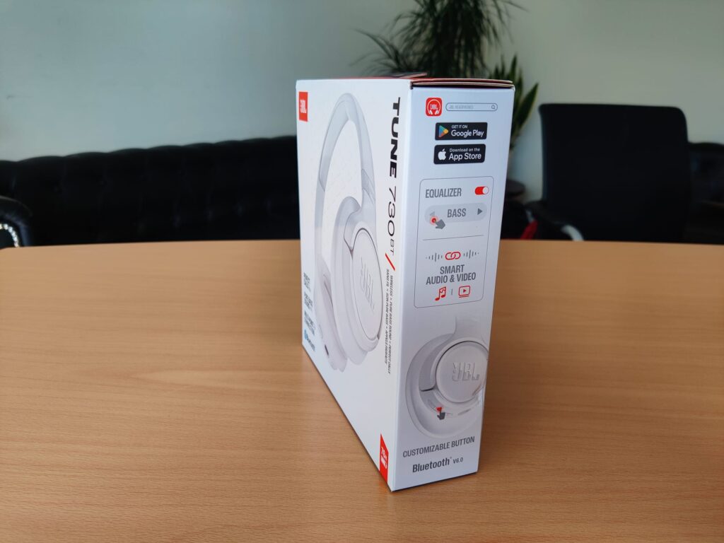JBL Tune 730BT Over-Ear-Kopfhörer Verpackung seitlich