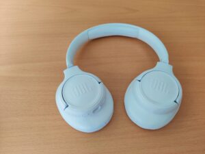 JBL Tune 730BT Over-Ear-Kopfhörer von oben