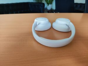 JBL Tune 730BT Over-Ear-Kopfhörer von hinten