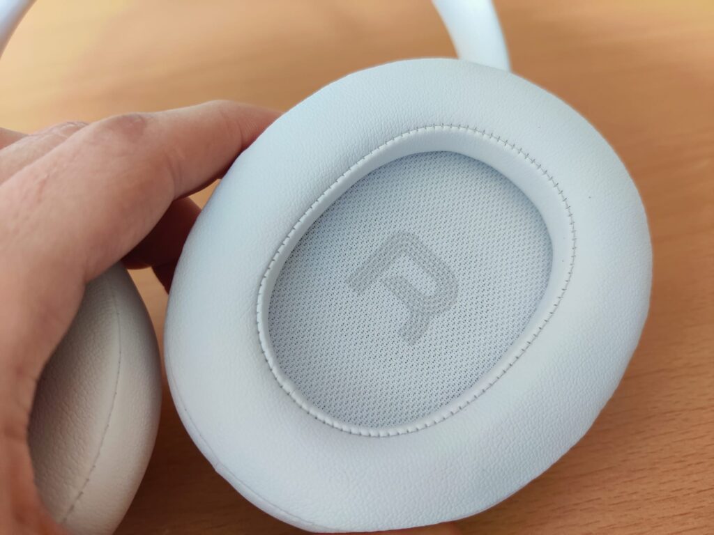 JBL Tune 730BT Over-Ear-Kopfhörer Ohrmuschel rechte Seite